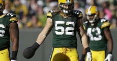 Snapshot: Clay Matthews plays NFL game with a club on his hand