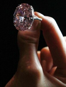 "Pink Star" diamond sells for world record €61 million