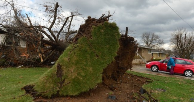 Six killed as tornadoes tear across America's midwest