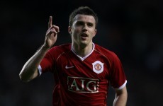 Michael Carrick signs new Manchester United deal