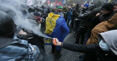Tens of thousands protest in Kiev over EU agreement delay