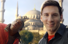 Lionel Messi and Kobe Bryant compete in a 'selfie-off'
