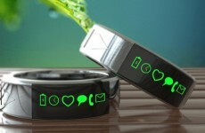 Smart ring sends you phone updates to your finger