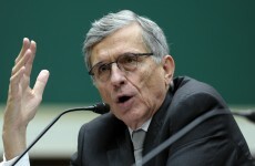 US debates lifting ban on in-flight calls