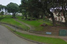 Woman and young daughter threatened by armed robbers