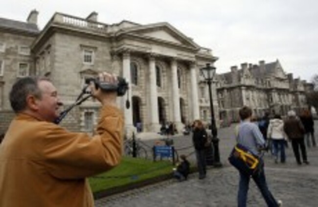 Government's recruitment policy for researchers is illegal, lecturers' union says