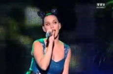 Katy Perry caught rapid lip-syncing and forced to restart... it's The Dredge