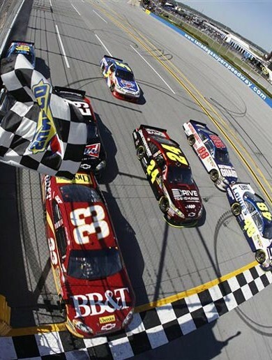 This is what the closest finish in Nascar history looked like