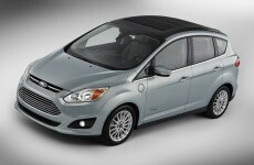 Ford set to unveil solar-powered hybrid car