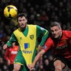 Hoolahan on Norwich bench again but Hughton insists he's going nowhere