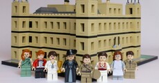 Look at this amazing Downton Abbey Lego set a guy made for his girlfriend