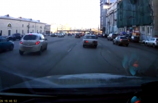 This parallel parking driver is insanely lucky