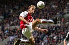Arsenal to unveil Dennis Bergkamp statue before next home game