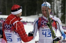Gold Medallist waits 28 minutes to cheer on last placed cross-country skiier