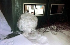 US students make gigantic snowball, wreak havoc on campus