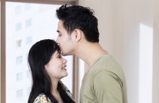 Legal action against real estate agents who faked being in love to sell houses