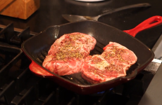 'I didn't think I'd get away with a Vegemite sandwich': Scott serves up steak and 'bugs' at Augusta