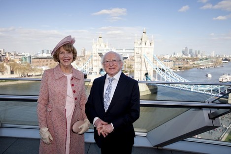 Sabina Higgins and President Michael D Higgins pose at City Hall in London today. 