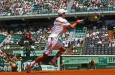 Djokovic off to winning start in Paris