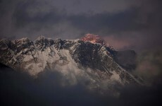 11 dead after avalanche strikes Mt Everest