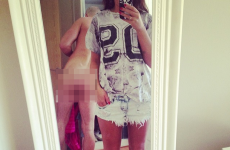 Irish model gets photobombed by her boyfriend's naked arse