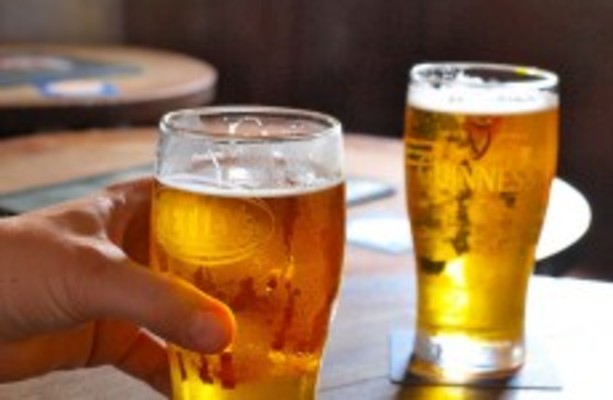 here-s-how-to-drink-beer-tonight-without-getting-drunk-the-daily-edge