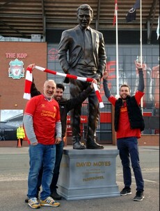 Paddy Power has unveiled a David Moyes 'tribute' statue at Anfield