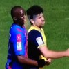 Diego Costa headbutts Momo Sissoko and gets a smack in the face in return
