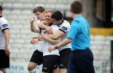 Dundalk stay top of the table after Towell's 25-yard belter