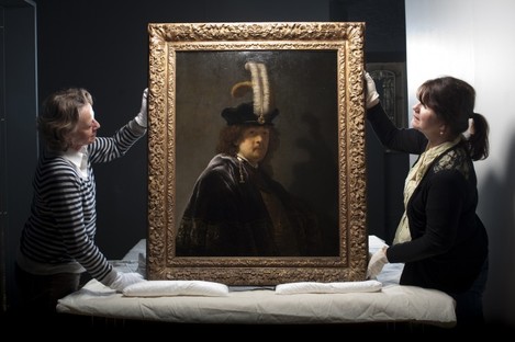 Rembrandt painted himself wearing that hat. 