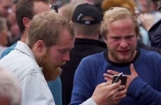 Watch 1000 people eat an extremely hot chilli pepper at the same time