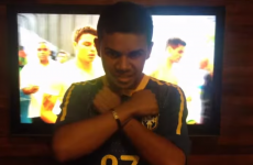 Deaf and blind, but a friend helped this Brazilian to live every minute of the World Cup