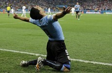 Superb Suárez puts England on the brink