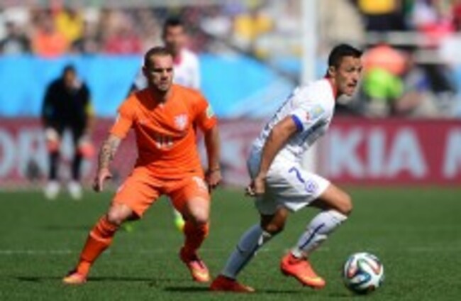 As they happened: Netherlands v Chile, Australia v Spain, Group B