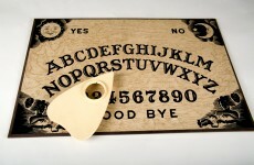 Three American friends 'possessed' while playing with an Ouija board