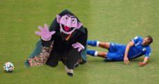 The 12 best internet reactions to Luis Suarez biting somebody