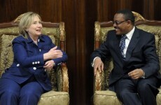 Clinton presses Africa to sever ties with Gaddafi