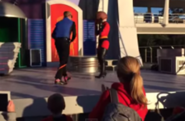 Elastigirls Face Falls Off During Mortifying Disneyland Entrance