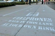 A busy footpath in Washington DC got a 'no mobile phones' lane