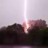 Man reacts excellently to sudden lightning strike