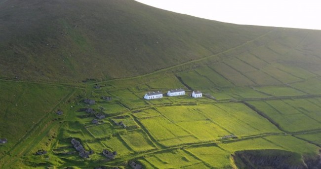 These 15 photos by the Air Corps show just how breathtaking Ireland can be in the summertime