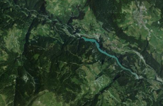 Reports that carriages have plunged into a ravine after Swiss train derails