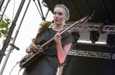 Football lessons with musicians - St. Vincent teaches you the rainbow kick
