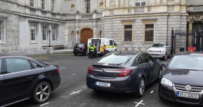 Sniffer dogs search Leinster House, Ming Flanagan breathes a sigh of relief