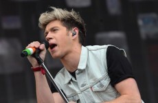 Niall Horan nearly swallowed his own puke in front of Justin Timberlake... The Dredge