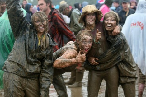 Fans brave the mud at Oxegen 2010.