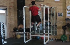 How to master the wide-arm chin up and get that v-shaped bod