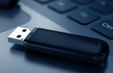Hackers have figured out a major security flaw in USB sticks