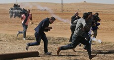 Now IS has advanced to the Turkish border - and planted its flag there