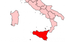 Italian minister apologises after delivery room fight